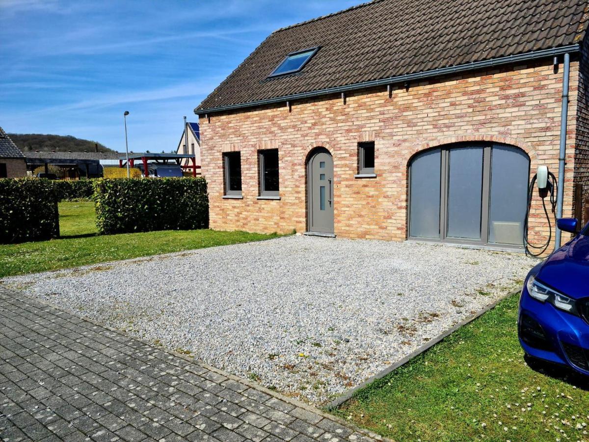 Gite Au 14 - Au Calme Avec Jardin , Proche De Dinant Anhée Exterior foto